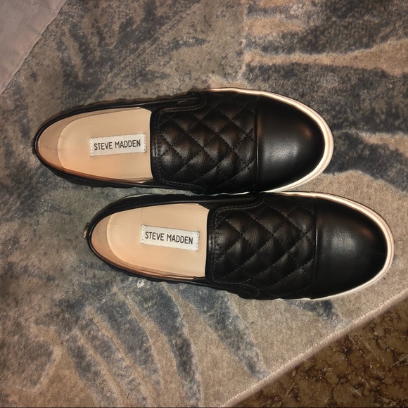 Steve Madden Zaander Slip on Sneaker - Picture 2 of 5